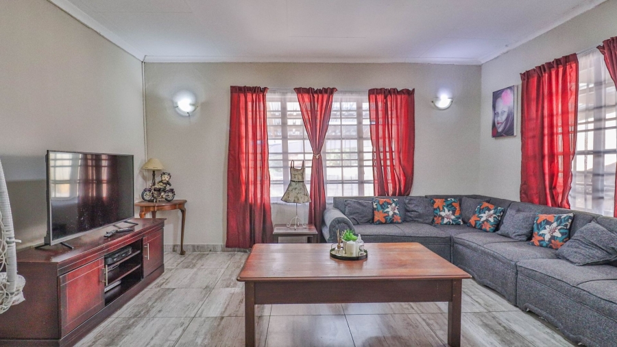 3 Bedroom Property for Sale in Protea Park North West